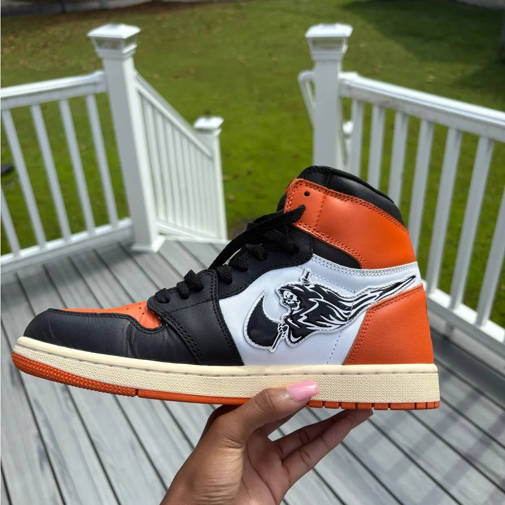 Soleboy Custom Air Jordan 1 - Picture 5 of 7